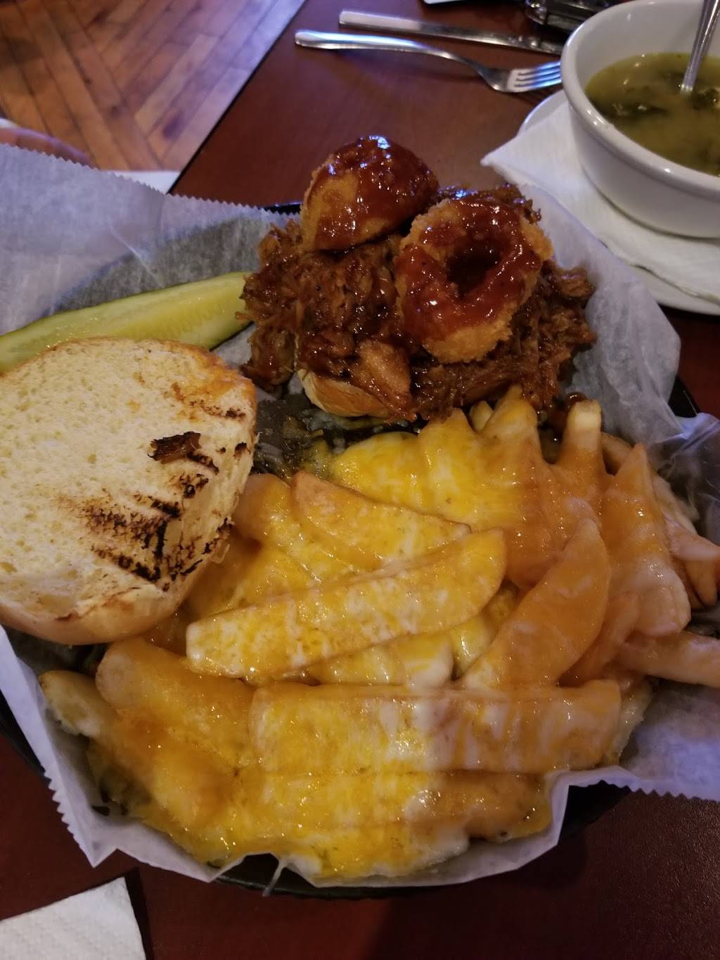 Station Grille | restaurant | 1201 Commerce St, Wellsburg, WV 26070, USA | 3047370730 OR +1 304-737-0730