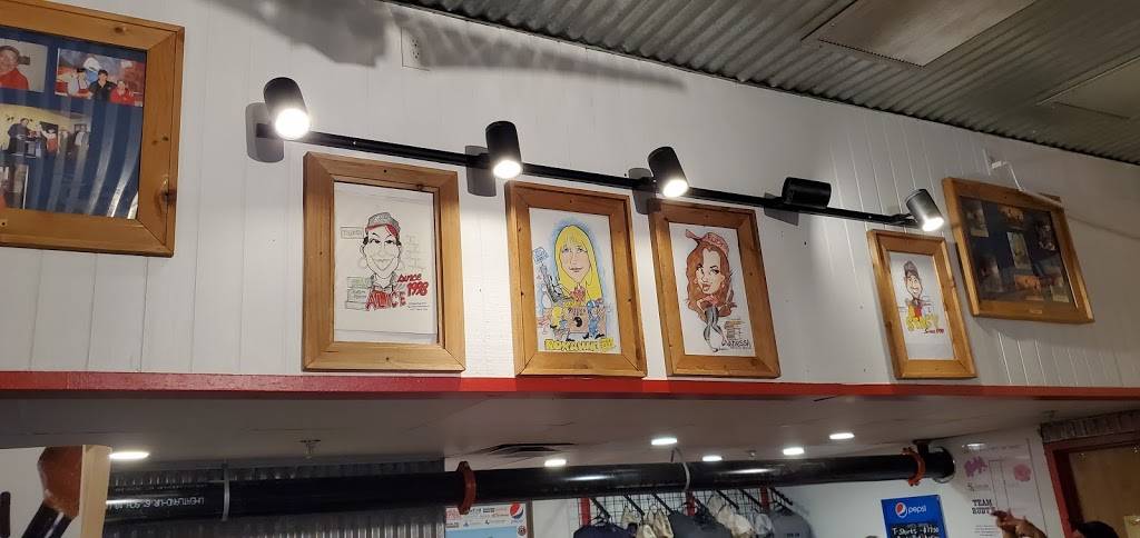 Rudys Country Store and Bar-B-Q | restaurant | 327 E Nakoma Dr, San Antonio, TX 78216, USA | 2106537839 OR +1 210-653-7839