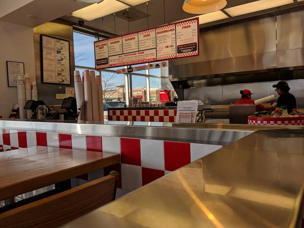 Five Guys | meal takeaway | 8360 3rd St N, Lake Elmo, MN 55042, USA | 6513301780 OR +1 651-330-1780