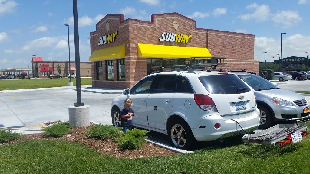 Sonic Drive-In | restaurant | 3648 N Maize Rd, Wichita, KS 67205, USA | 3167215927 OR +1 316-721-5927