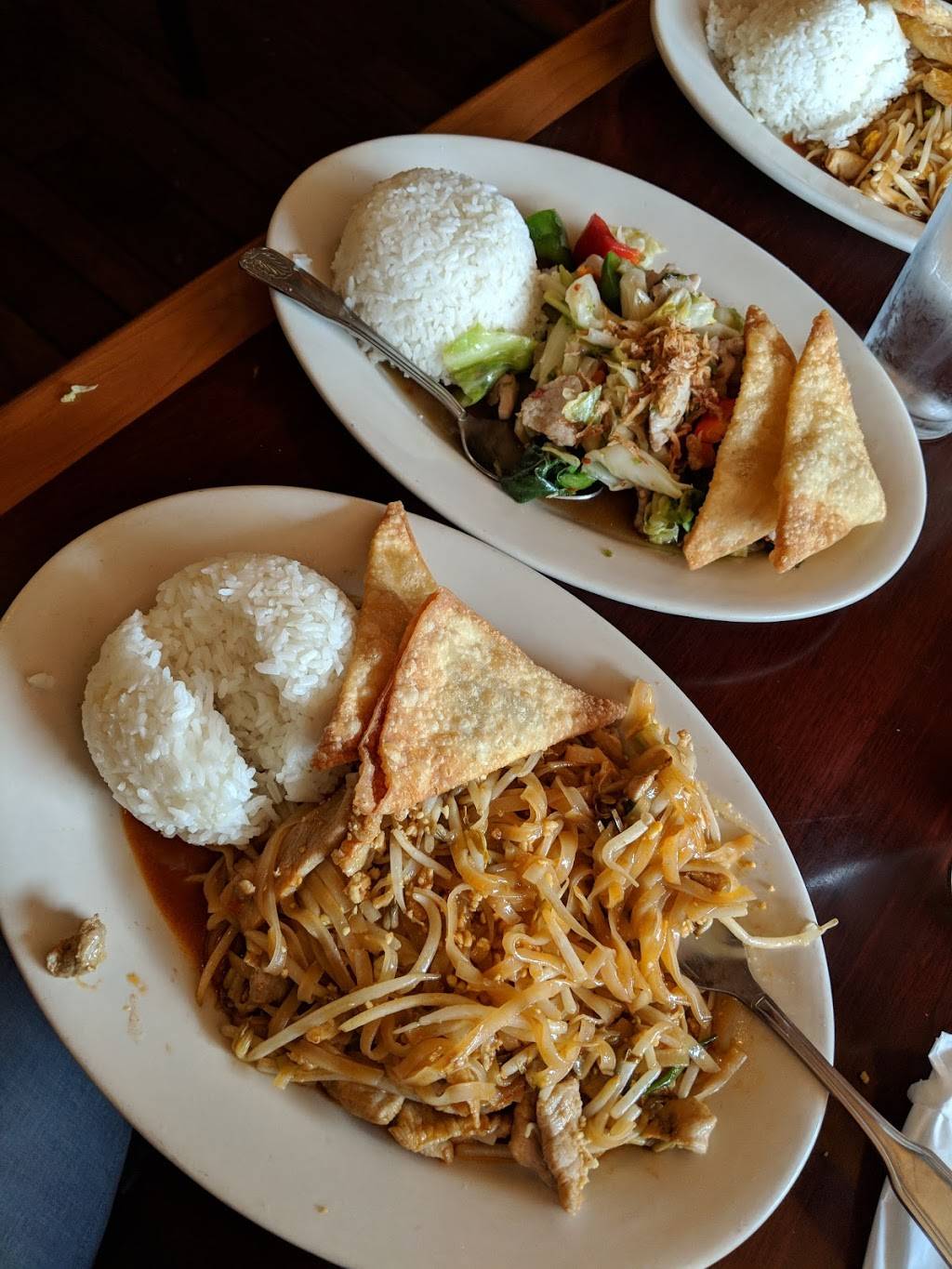 Mom Can Cook Thai Kitchen | restaurant | 18358 Soledad Canyon Rd, Santa Clarita, CA 91387, USA | 6612518103 OR +1 661-251-8103