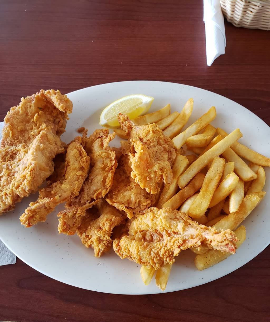 Edna Seafood And Grill | restaurant | 1022 S Wells St, Edna, TX 77957, USA | 3617829272 OR +1 361-782-9272