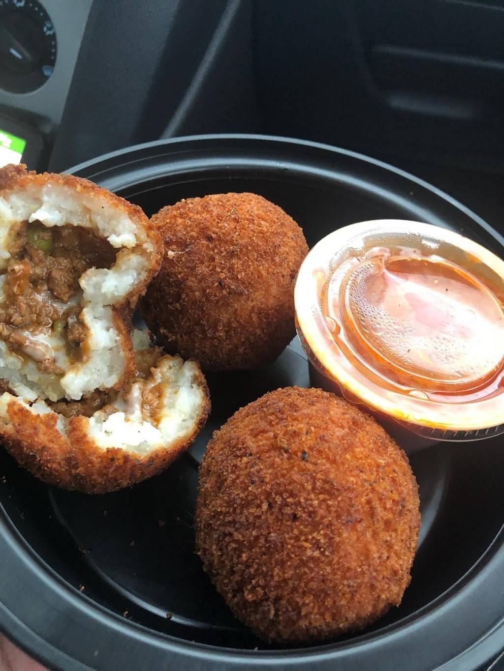 DeTomasos Pizzeria | restaurant | 120 Phoenix Mills Plaza, Victor, NY 14564, USA | 5853988806 OR +1 585-398-8806