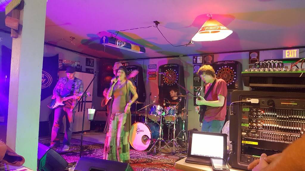 Burnzees Bar & Grill | restaurant | 413 E Knoxville St, Brimfield, IL 61517, USA | 3094469211 OR +1 309-446-9211