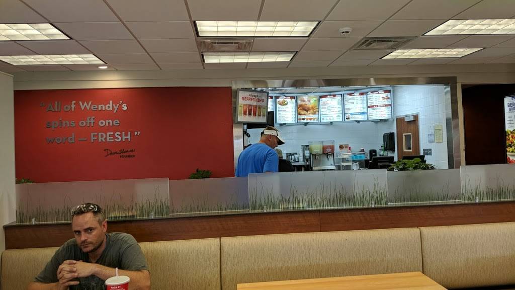 Wendys | restaurant | 82 Expressway Dr, Manchester, TN 37355, USA | 9317285118 OR +1 931-728-5118