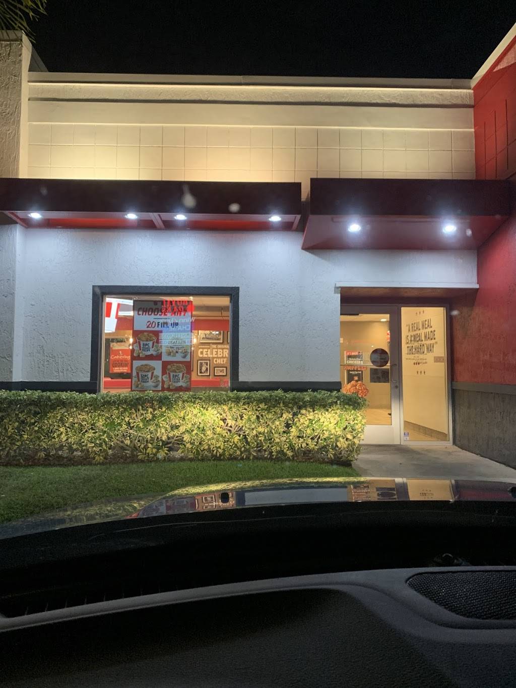 KFC | restaurant | 15402 NW 77th Ct, Hialeah, FL 33016, USA | 3058229815 OR +1 305-822-9815