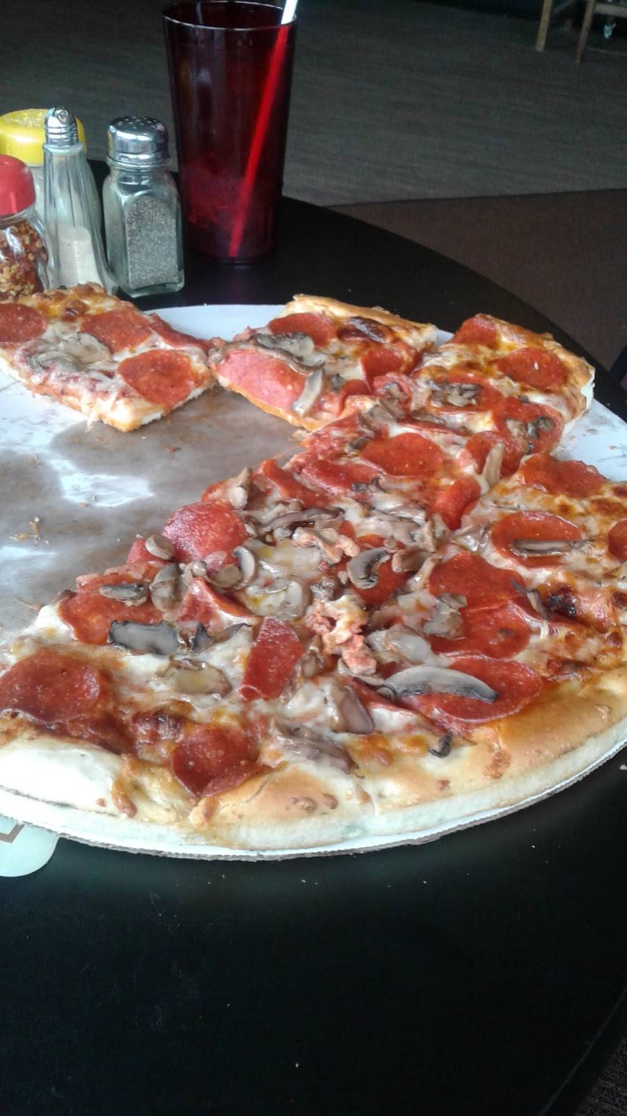 Pizza House | restaurant | 692 Tyler St, Pittsfield, MA 01201, USA | 4134991842 OR +1 413-499-1842