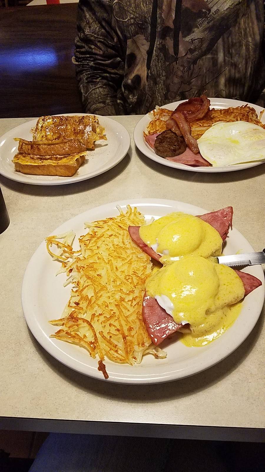 Coney Cafe | restaurant | 228 W Walton Blvd, Pontiac, MI 48340, USA | 2483342970 OR +1 248-334-2970