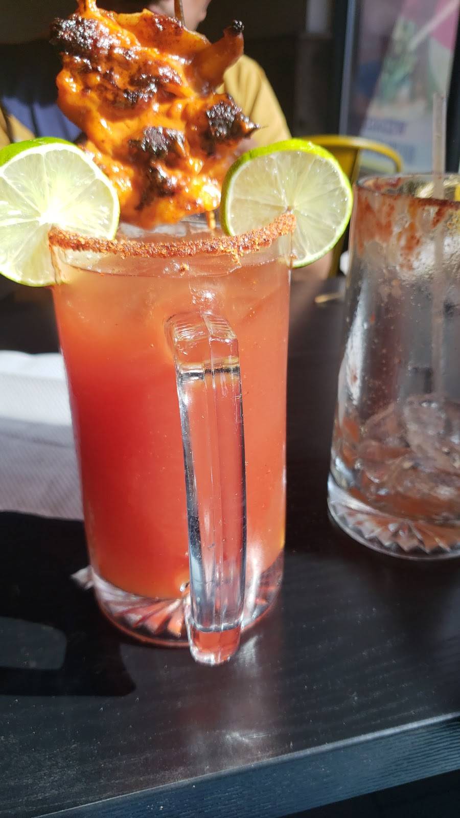 Tacomania | restaurant | 565 1st St, Gilroy, CA 95020, USA | 4088425720 OR +1 408-842-5720