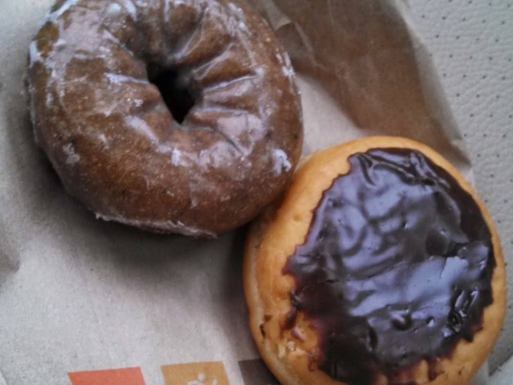 Dunkin | cafe | 701 Philadelphia Pike, Wilmington, DE 19809, USA | 3027626552 OR +1 302-762-6552