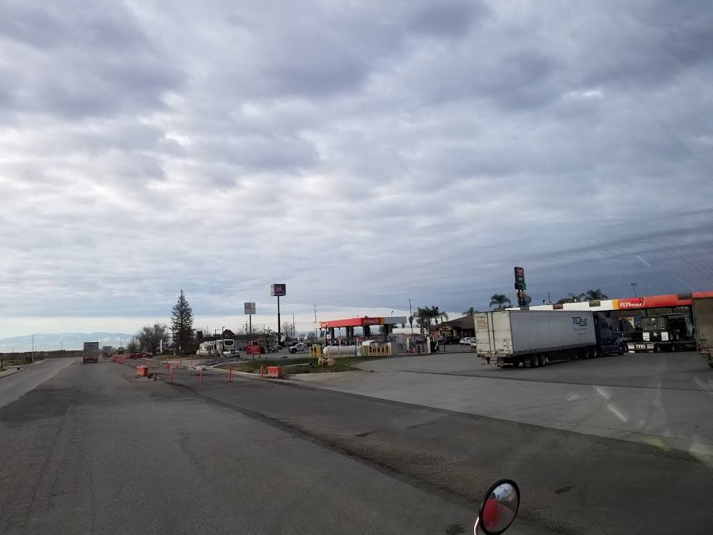 Flying J Travel Center | restaurant | 17047 Zachary Rd, Bakersfield, CA 93308, USA | 6613925300 OR +1 661-392-5300