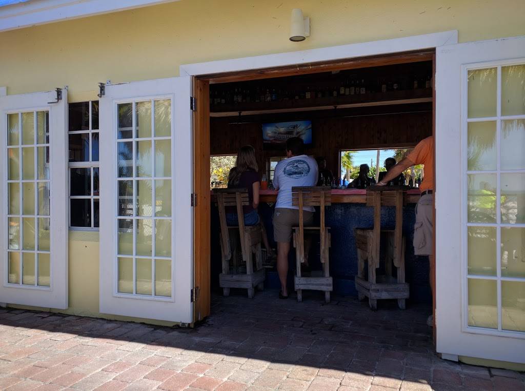 Undertow Beach Bar | restaurant | 3850 Gulf Blvd, St. Petersburg, FL 33706, USA | 7273689000 OR +1 727-368-9000