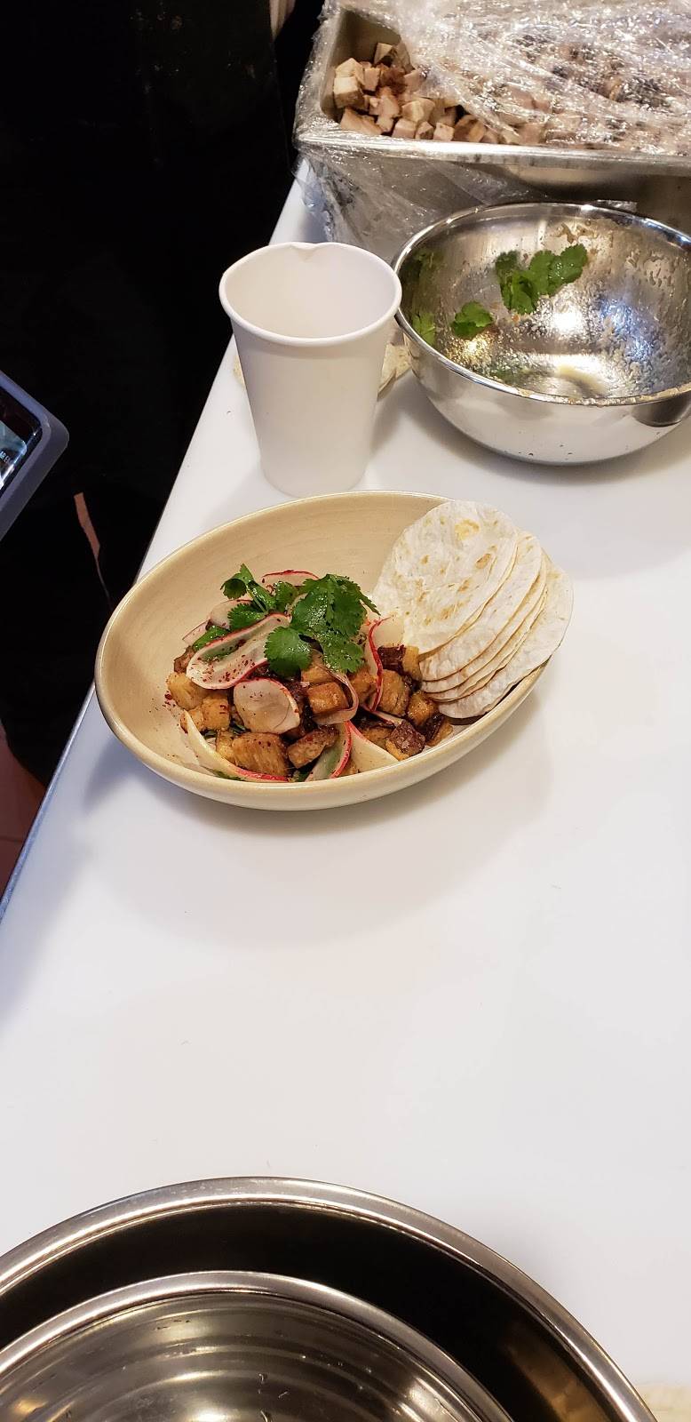 Yos On Hartz | restaurant | 531 Hartz Ave, Danville, CA 94526, USA | 9258555580 OR +1 925-855-5580