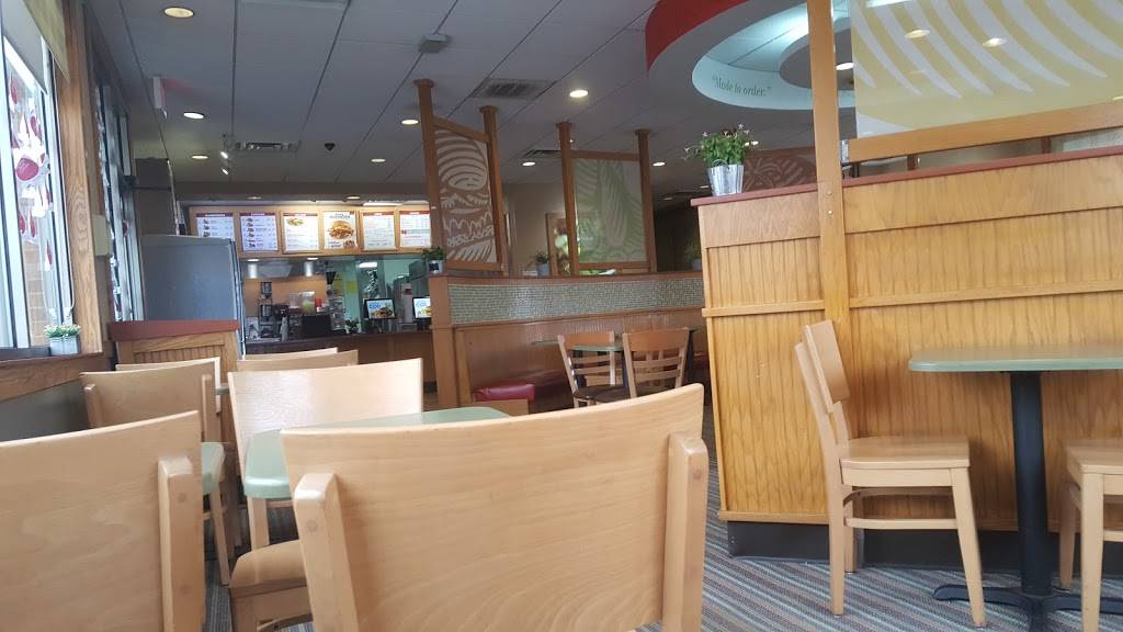 Wendys | restaurant | 1760 Sharkey Way, Lexington, KY 40511, USA | 8592802300 OR +1 859-280-2300