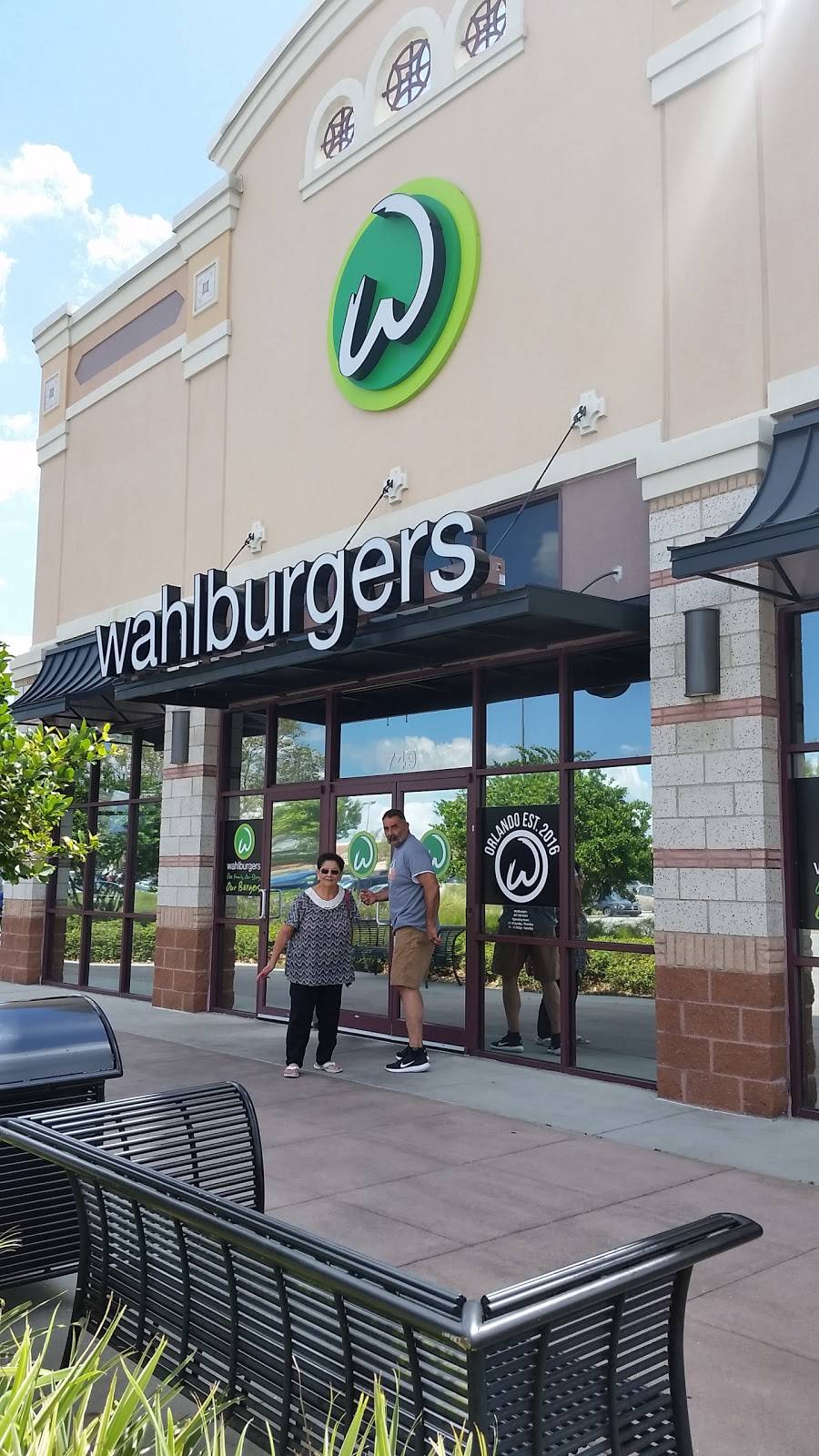 Wahlburgers | restaurant | Waterford Lakes, 749 N Alafaya Trail, Orlando, FL 32828, USA | 4075456434 OR +1 407-545-6434