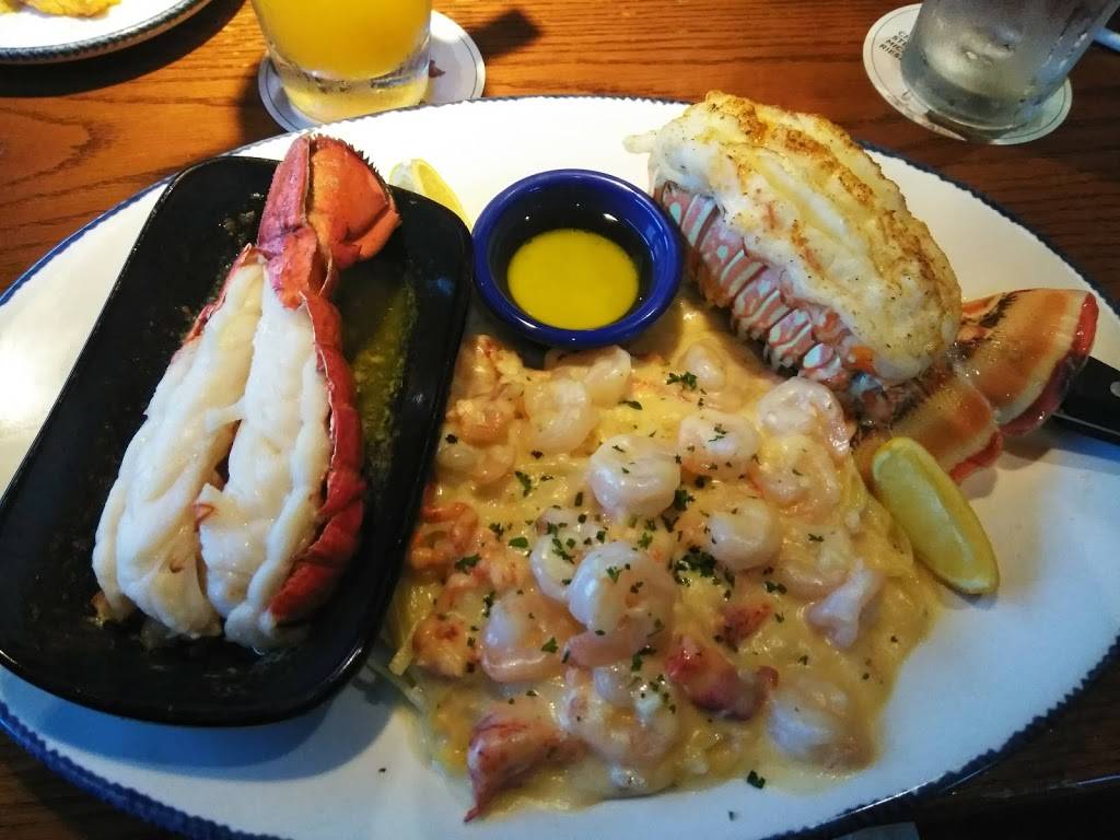 Red Lobster | restaurant | 215 E Merritt Island Causeway, Merritt Island, FL 32952, USA | 3214533520 OR +1 321-453-3520
