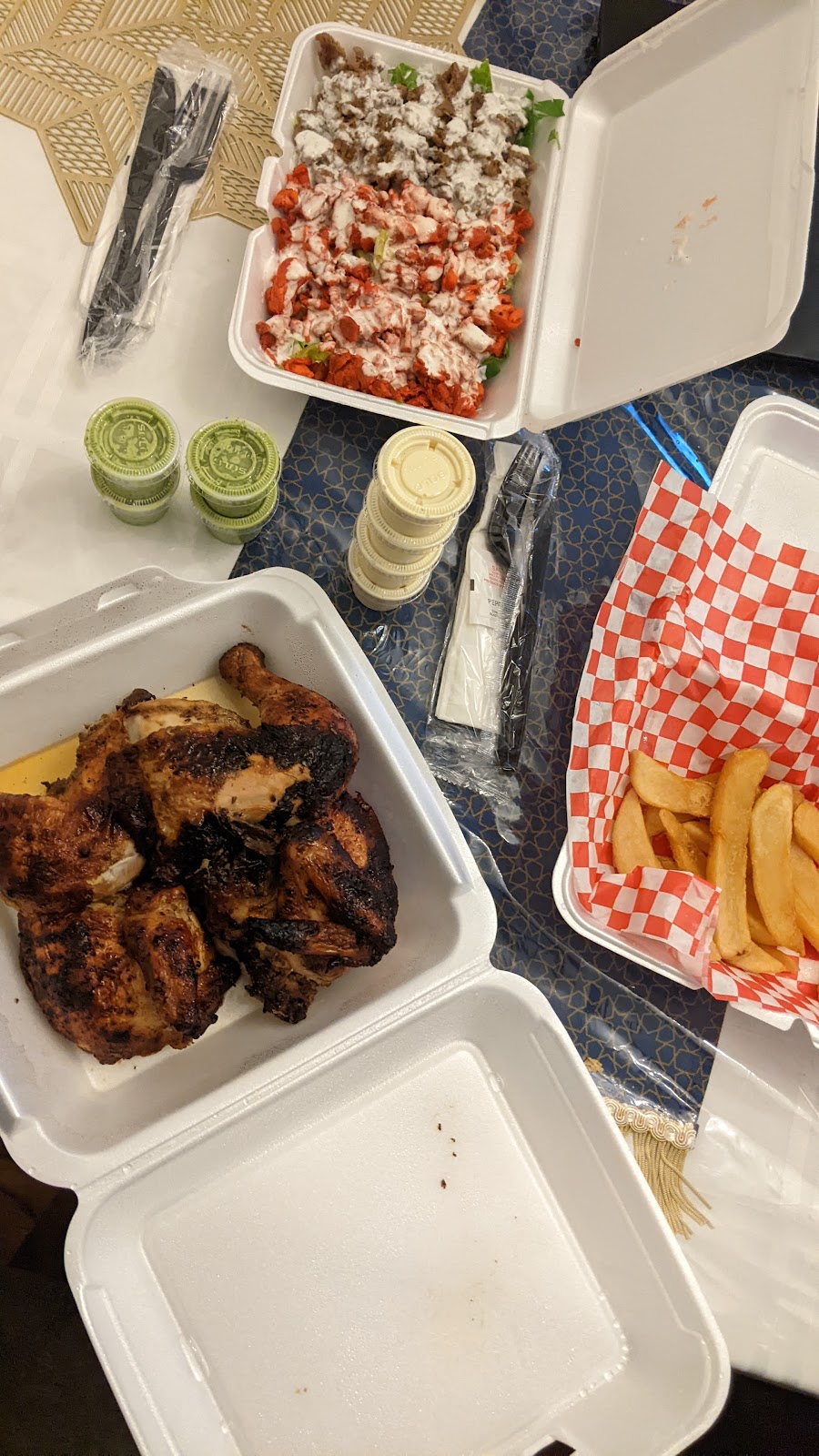 Rocco Chicken | restaurant | 14555 Jefferson Davis Hwy, Woodbridge, VA 22191, USA | 7034905555 OR +1 703-490-5555