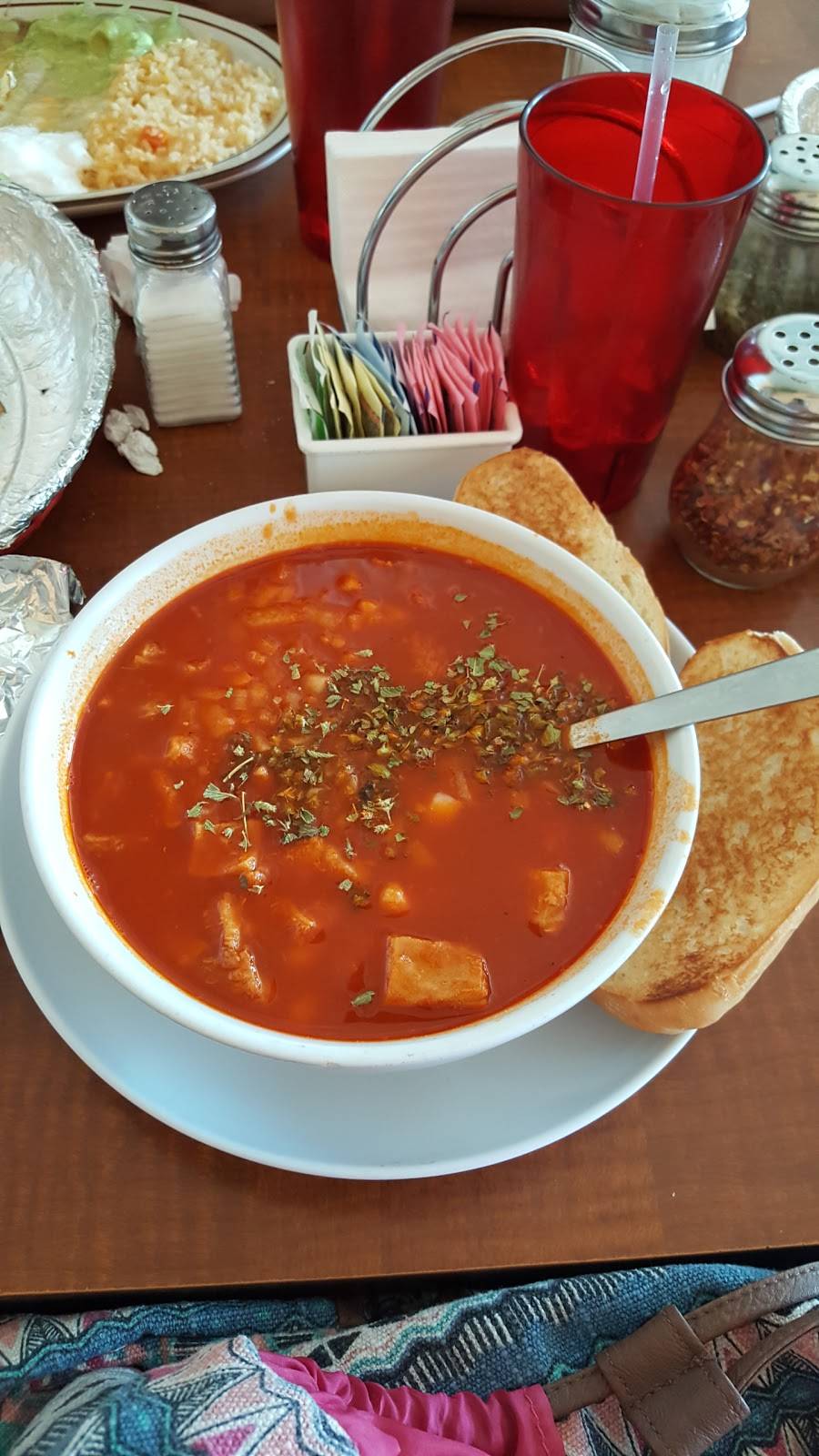 Enriques Mexican Food | restaurant | 830 W Picacho Ave, Las Cruces, NM 88005, USA | 5756470240 OR +1 575-647-0240