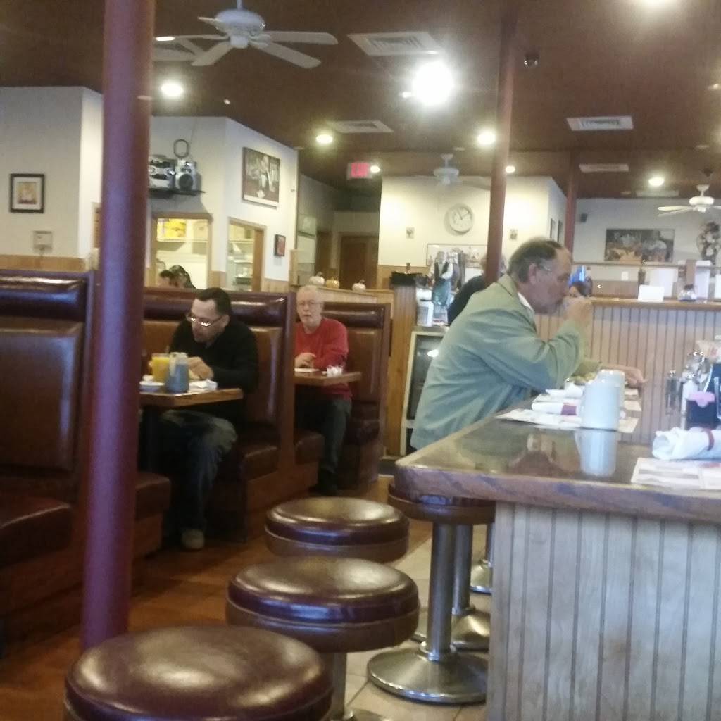 Marys Diner | restaurant | 437 Watertown Ave, Waterbury, CT 06708, USA | 2037558662 OR +1 203-755-8662