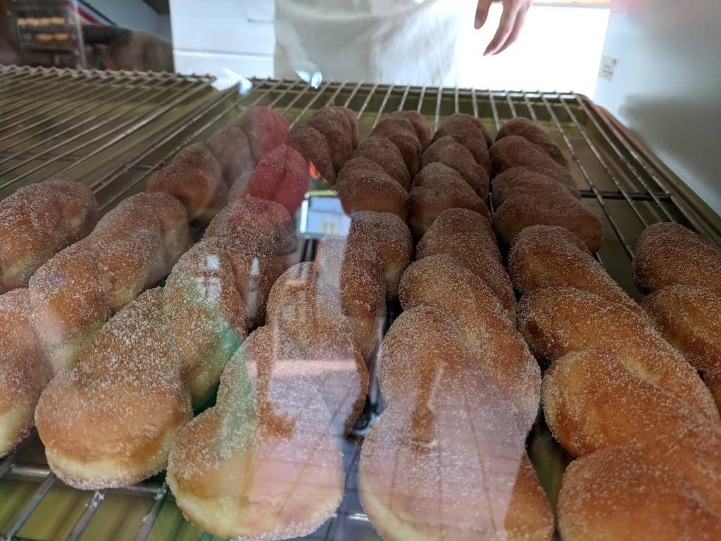 Clifton Donut Shop | bakery | 2317 Brownsboro Rd, Louisville, KY 40206, USA | 5027496896 OR +1 502-749-6896