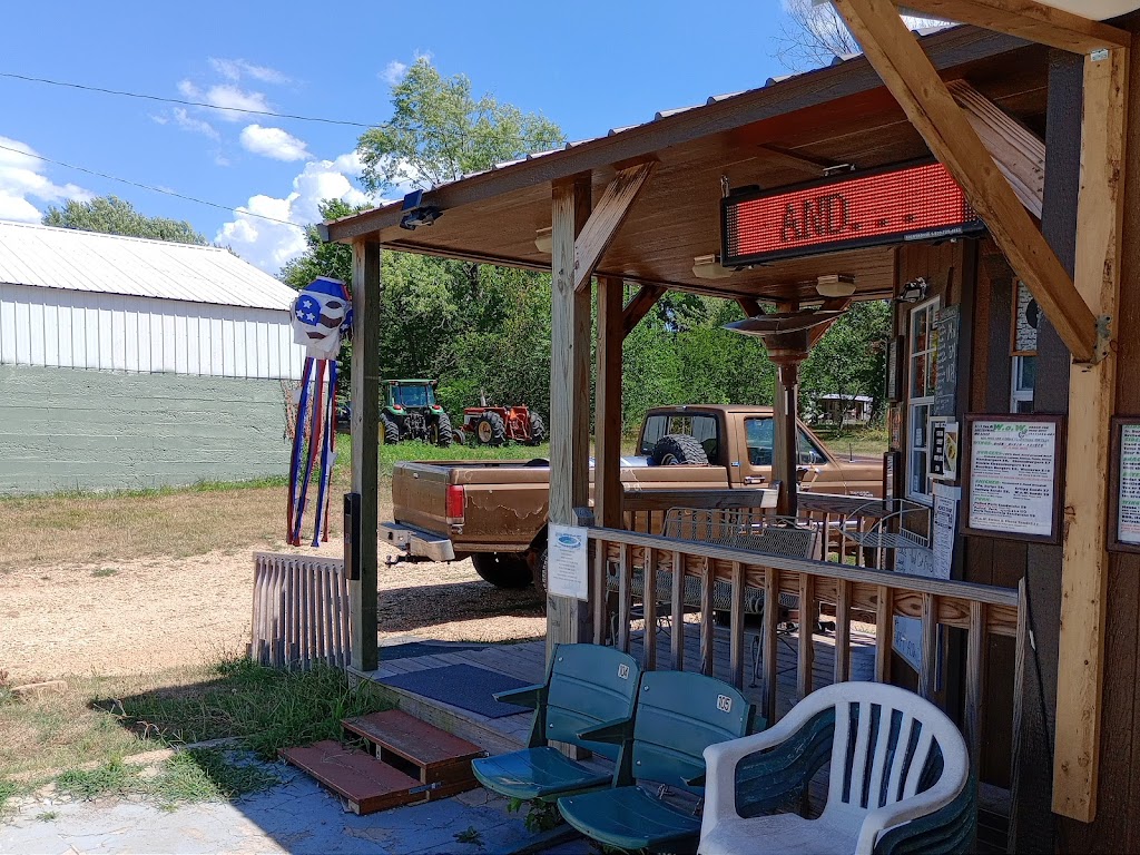 W.o.W. Wings on Wheels | restaurant | 2118 State Hwy M, Grovespring, MO 65662, USA | 4173220032 OR +1 417-322-0032