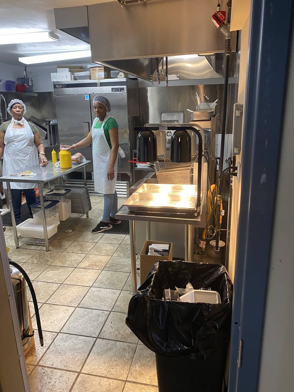 Pams Ribs and Thangs | restaurant | 610 S Broadway, Green Bay, WI 54303, USA | 9207705020 OR +1 920-770-5020