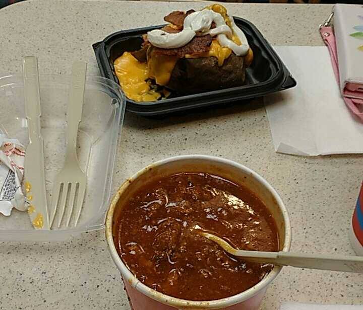 Wendys | restaurant | 5235 Simpson Ferry Rd, Mechanicsburg, PA 17050, USA | 7176911872 OR +1 717-691-1872