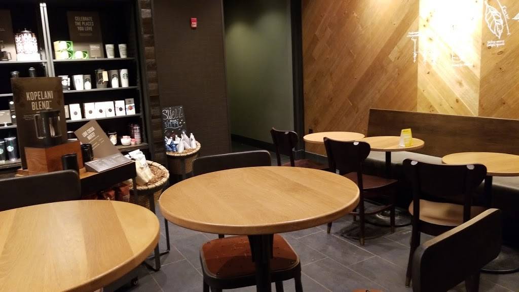 Starbucks | cafe | 6537 S 27th St A, Franklin, WI 53132, USA | 4143047208 OR +1 414-304-7208