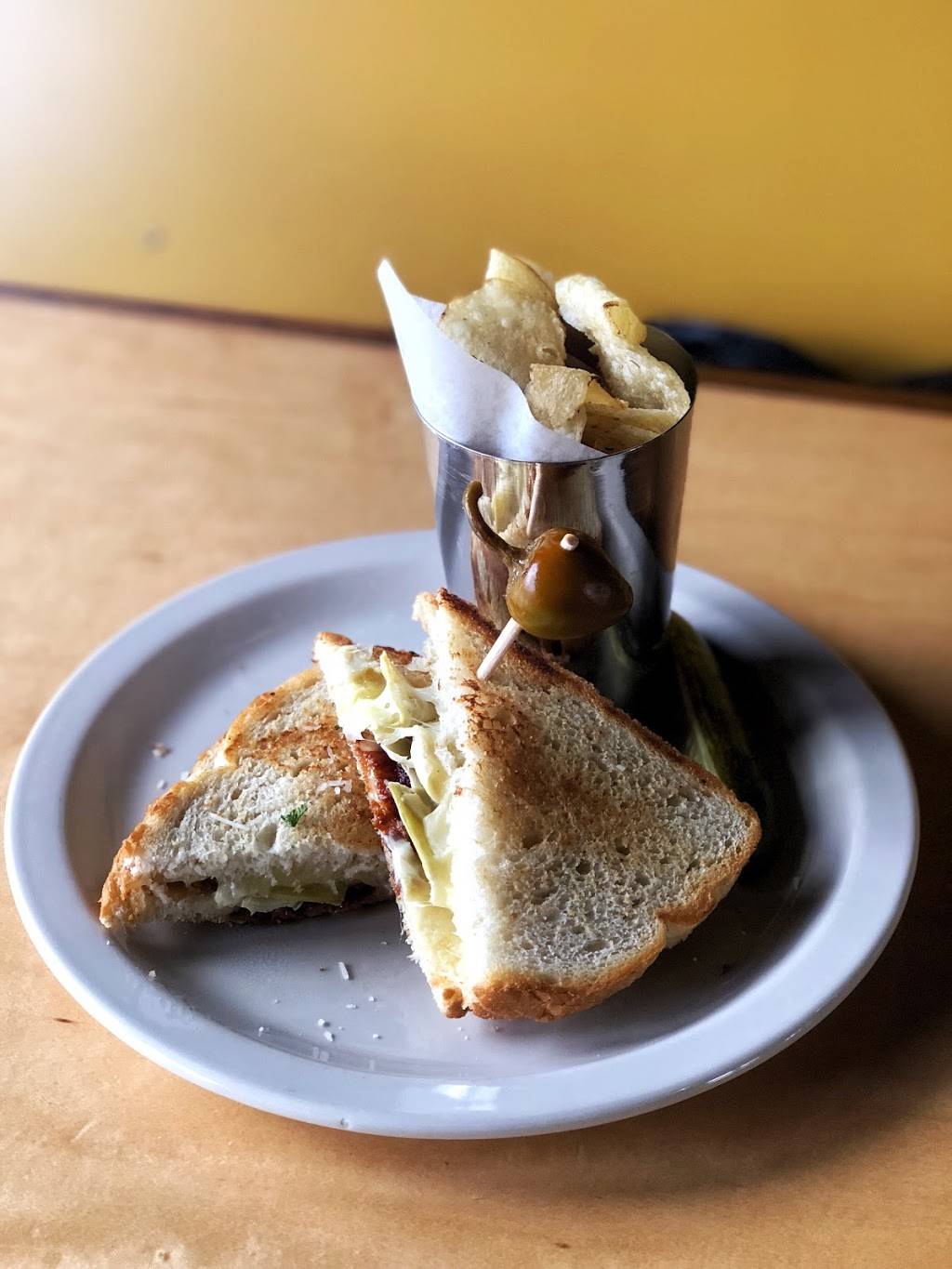 Hammontrees Grilled Cheese | meal takeaway | 326 N West Ave #8, Fayetteville, AR 72701, USA | 4795211669 OR +1 479-521-1669