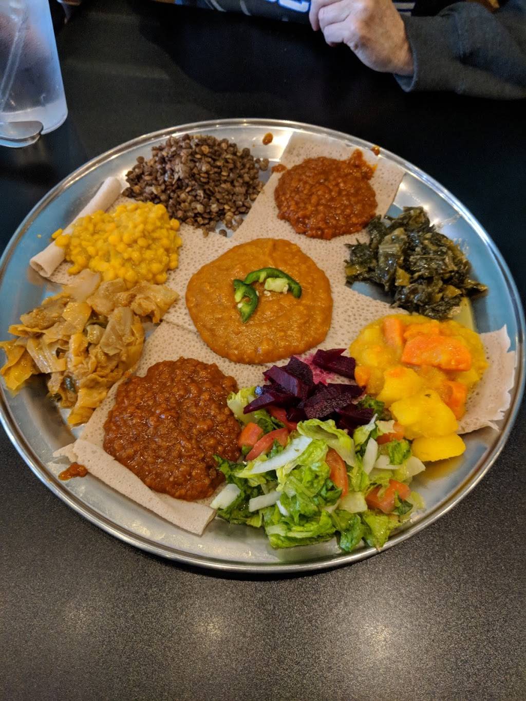 Blue Nile Ethiopian Kitchen | restaurant | 1788 Madison Ave, Memphis, TN 38104, USA | 9014747214 OR +1 901-474-7214