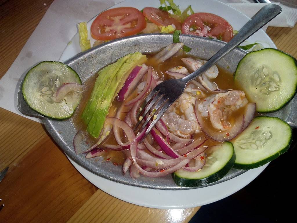 La Estancia | restaurant | Calle, Francisco Villa 316, Villa de Guadalupe, 22710 Rosarito, B.C., Mexico | 016616130695 OR +52 661 613 0695