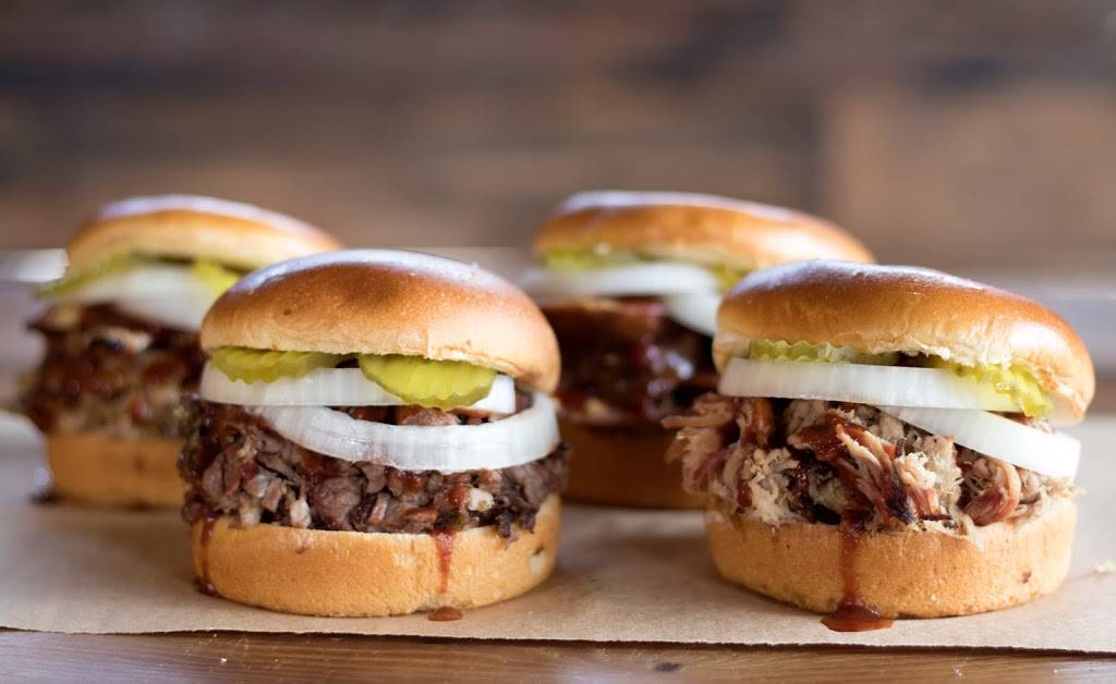 Dickeys Barbecue Pit | restaurant | 2815 W Peoria Ave, Phoenix, AZ 85029, USA | 6026033377 OR +1 602-603-3377