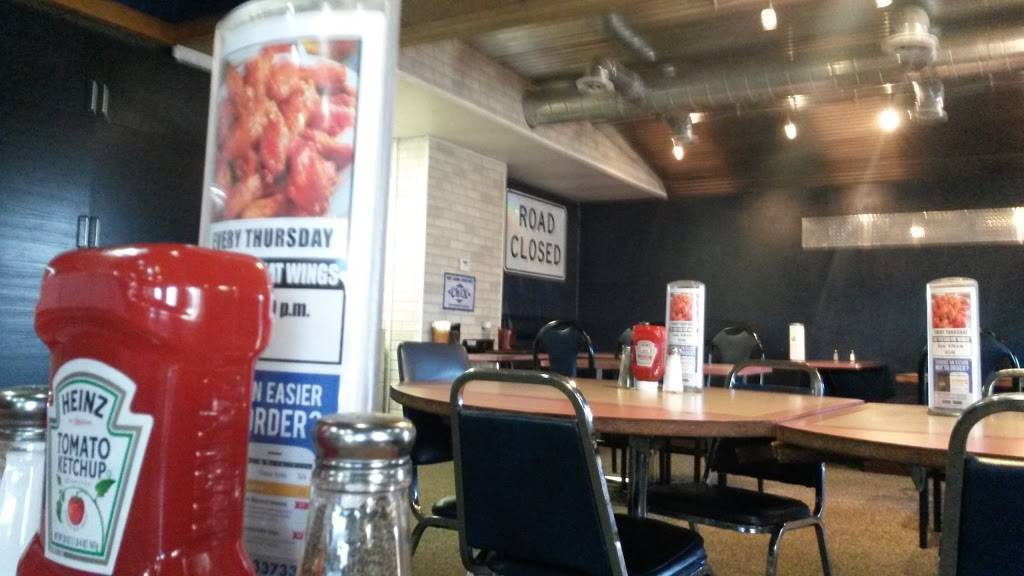 Chix Restaurant | restaurant | 104 S Everett St, Streator, IL 61364, USA | 8156722300 OR +1 815-672-2300