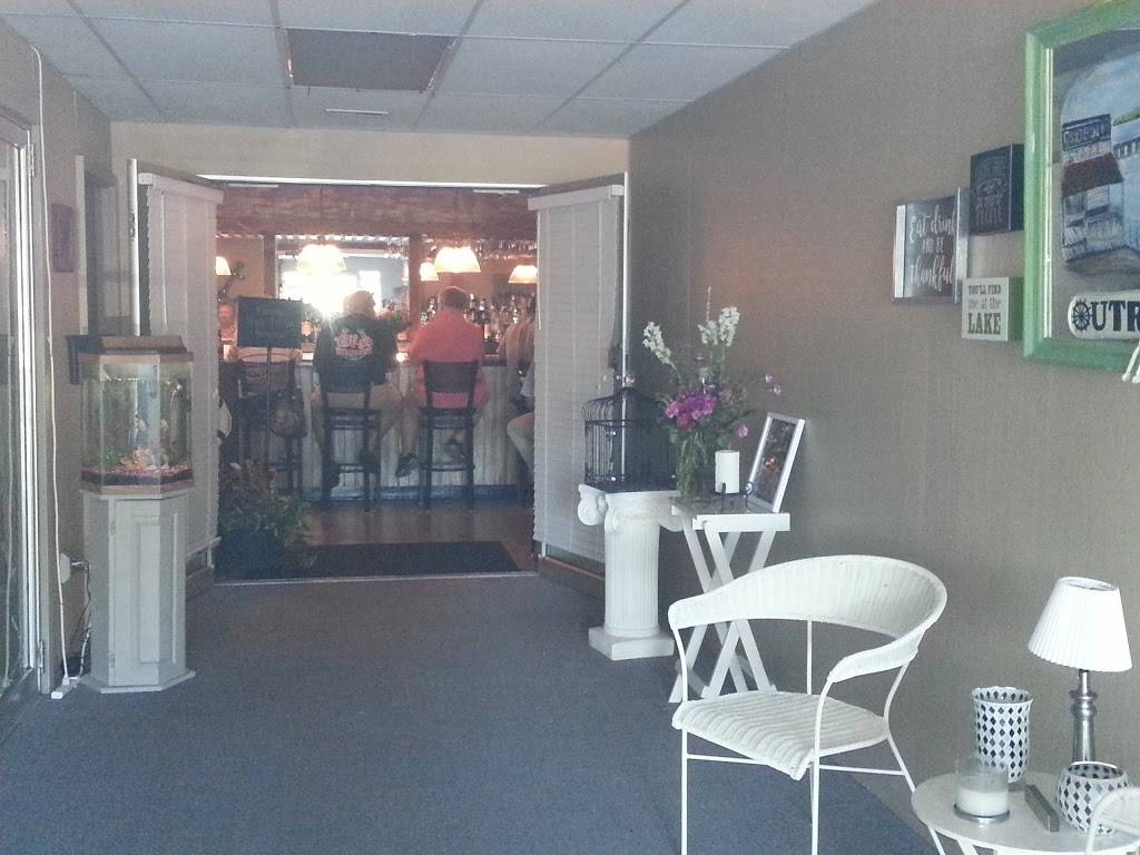 Outrigger Restaurant & Lounge | restaurant | 1013 U.S. Hwy 71 S, Okoboji, IA 51355, USA | 7123326020 OR +1 712-332-6020