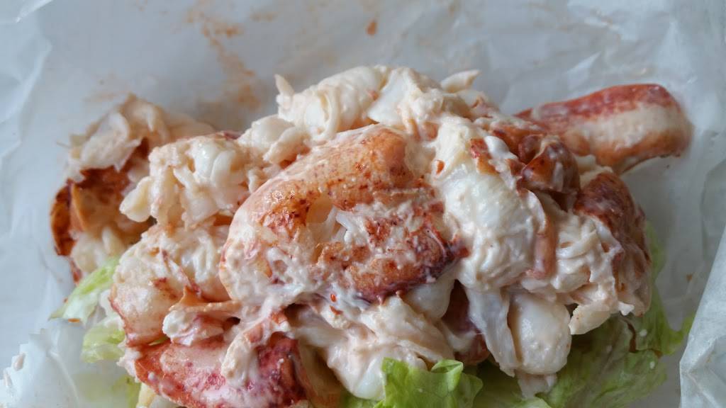 Belle Isle Seafood | restaurant | 1 Main St, Winthrop, MA 02152, USA | 6175671619 OR +1 617-567-1619