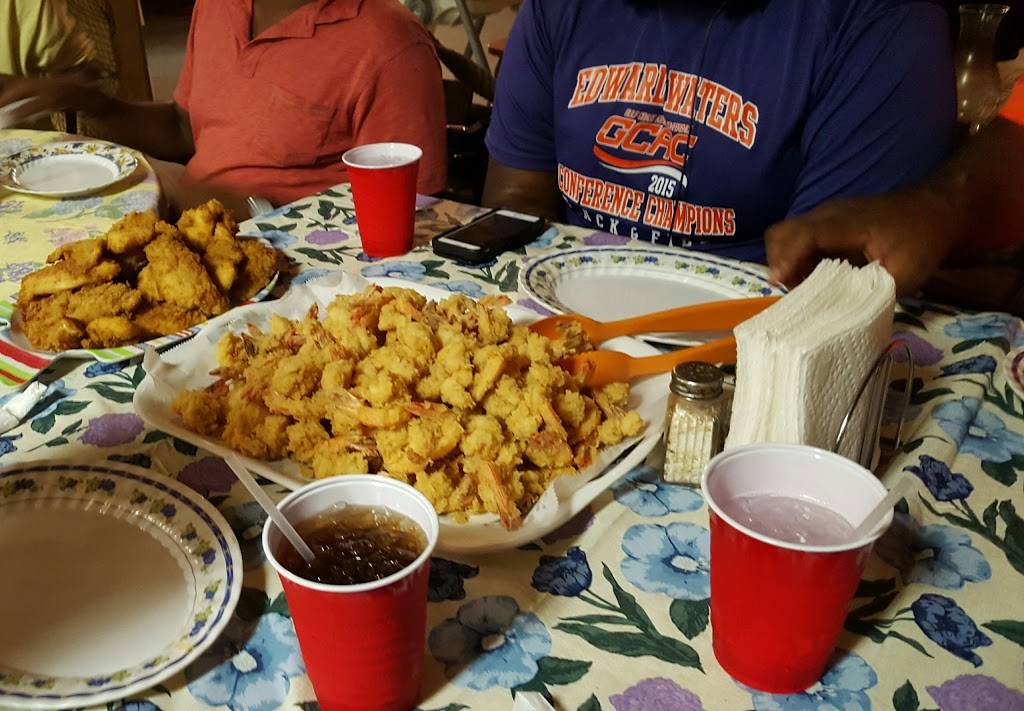 the Old School Diner | restaurant | 1080 Jesse Grant Rd NE, Townsend, GA 31331, USA | 9128322136 OR +1 912-832-2136