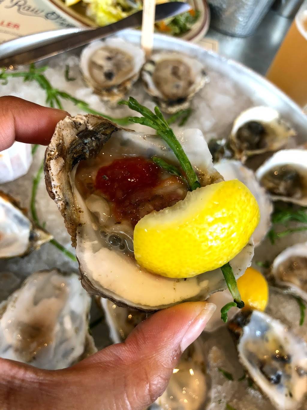 Raw Bar by Slapfish | restaurant | 19694 Beach Blvd, Huntington Beach, CA 92648, USA | 7143771644 OR +1 714-377-1644