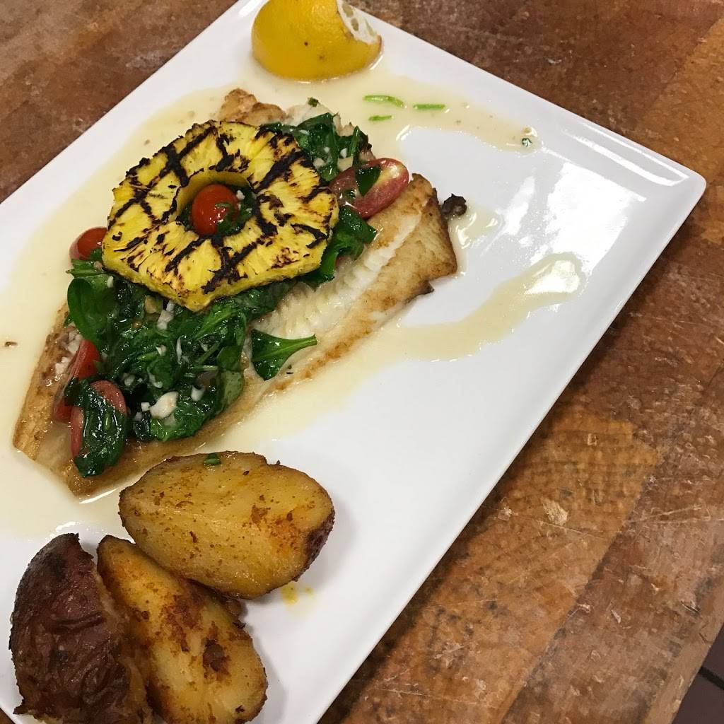 Barnwood Grill | restaurant | 5 Queen St, Newtown, CT 06470, USA | 2034912215 OR +1 203-491-2215