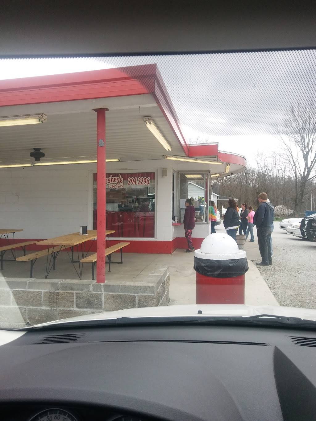 Hersheys Drive In | restaurant | 900 E 2nd St, Veedersburg, IN 47987, USA | 7652942296 OR +1 765-294-2296