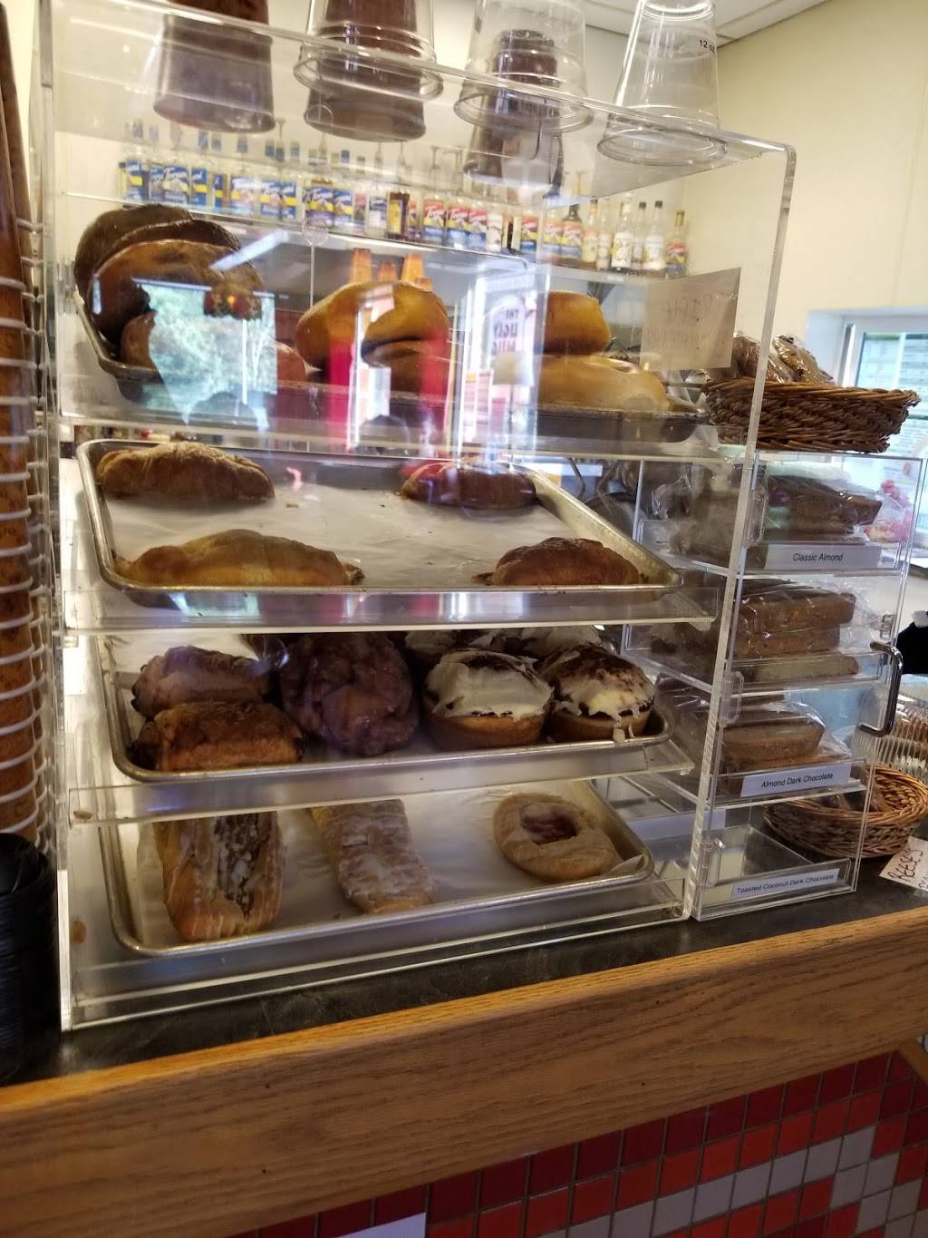 The Ugly Mug | restaurant | 2024 Asheville Hwy, Hendersonville, NC 28791, USA | 8286939999 OR +1 828-693-9999