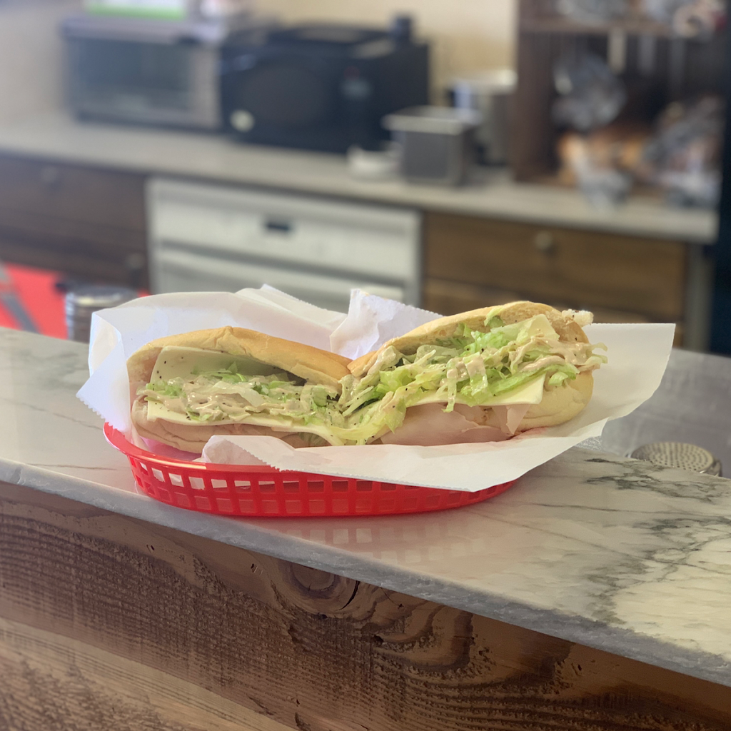 Waggy Dags Subs & More | restaurant | 840 W Lantana Rd, Lantana, FL 33462, USA | 5615824105 OR +1 561-582-4105