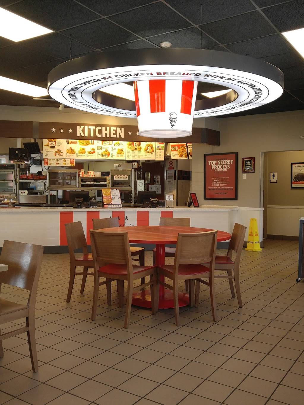 KFC | restaurant | 5548 Hwy 11 E, Piney Flats, TN 37686, USA | 4235381050 OR +1 423-538-1050