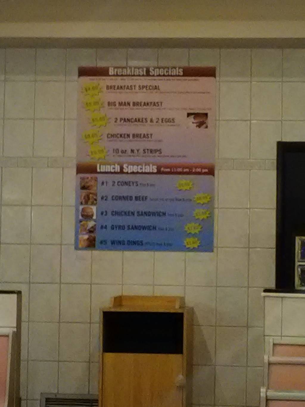 Legends | restaurant | 2525 W Davison St, Detroit, MI 48238, USA | 3139568325 OR +1 313-956-8325