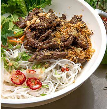 Maison Kim Thoa | restaurant | 1088 Rue Desserte O, Laval, QC H7X 4C9, Canada | 5145163332 OR +1 514-516-3332