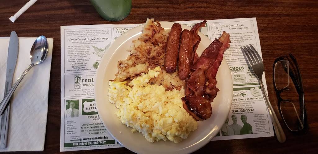 Lukity Country Inn | restaurant | 2697 Manchester Rd, Akron, OH 44319, USA | 3307535983 OR +1 330-753-5983