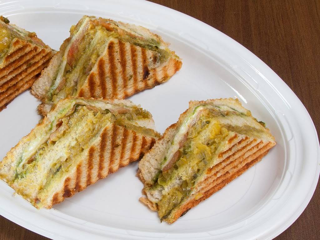 Eggoholic Chicago | meal takeaway | F1, 833 W Chicago Ave, Chicago, IL 60642, USA | 3129403521 OR +1 312-940-3521