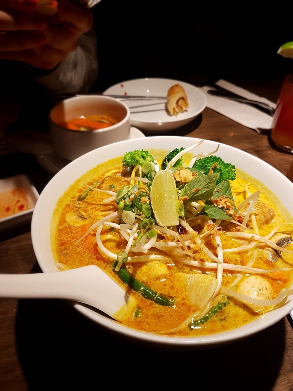 Lime Asian Kitchen | restaurant | 3243 Yonge St, Toronto, ON M4N 2L5, Canada | 6473445463 OR +1 647-344-5463