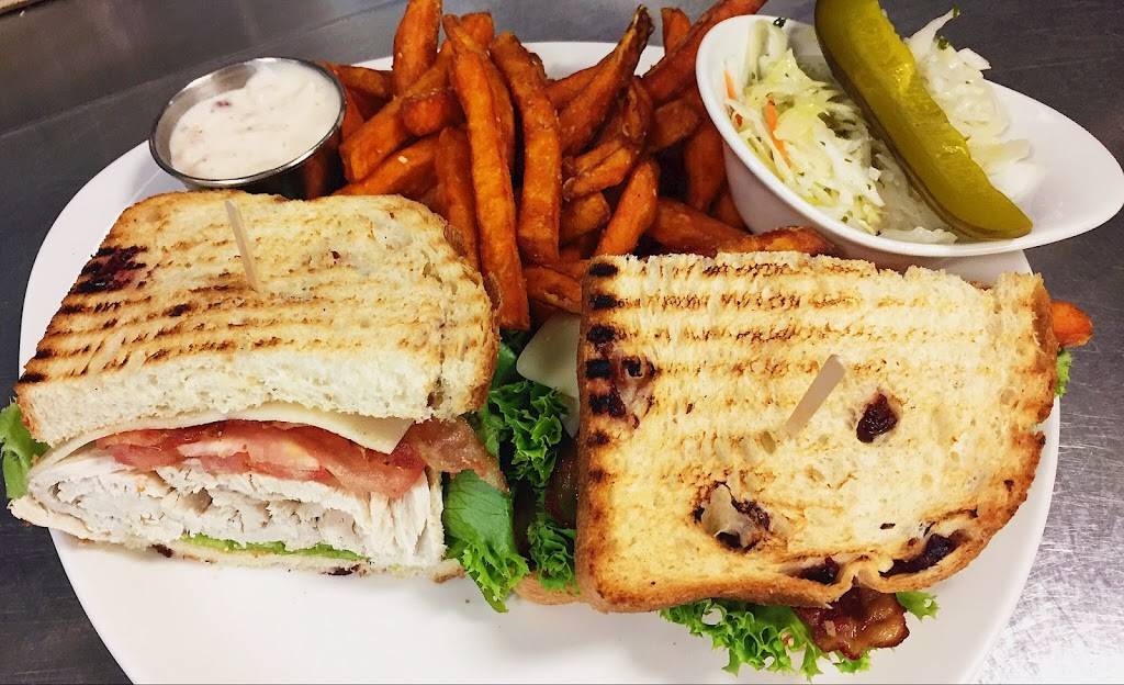 Big Rig Kitchen & Brewery | restaurant | 2750 Iris St, Ottawa, ON K2C 3C9, Canada | 6136883336 OR +1 613-688-3336