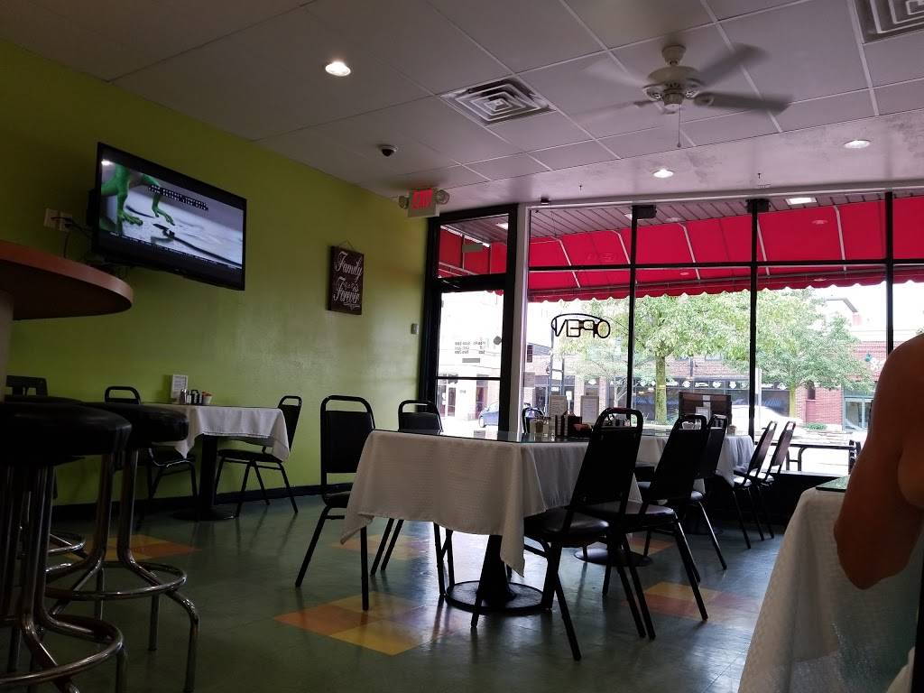 Family Table Cafe | restaurant | 3343 Auburn Rd, Auburn Hills, MI 48326, USA | 2482933351 OR +1 248-293-3351