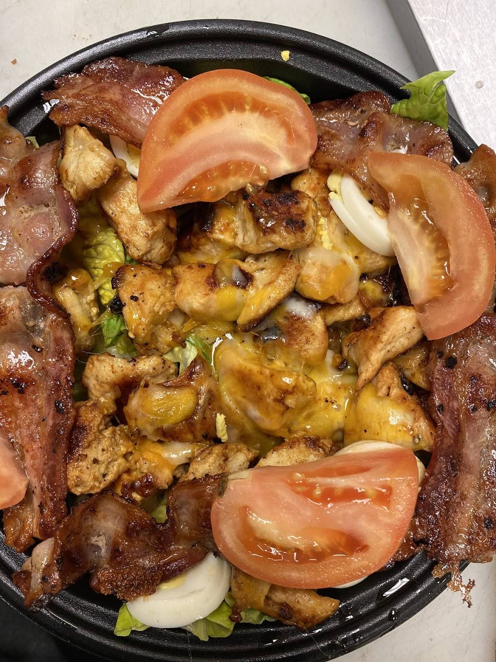 Big Tanks Soulfull Kitchen | restaurant | 2130 E Arbors Dr #125, Charlotte, NC 28262, USA | 9803550366 OR +1 980-355-0366